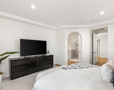 11248 Corsica Mist Avenue - Photo Thumbnail 16