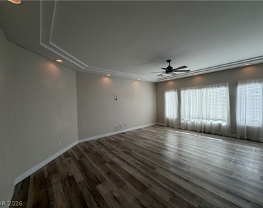 8542 Windsor Run Street - Photo Thumbnail 2