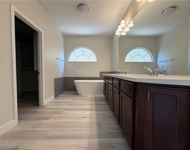 8542 Windsor Run Street - Photo Thumbnail 7