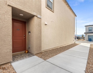 6136 Lily Garden Street - Photo Thumbnail 2