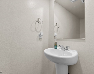 6136 Lily Garden Street - Photo Thumbnail 12