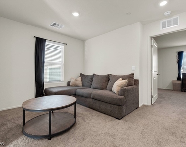6136 Lily Garden Street - Photo Thumbnail 14