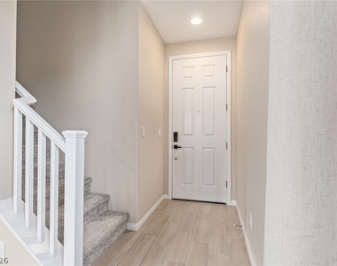 10212 Starlit Canyon Court - Photo Thumbnail 4