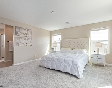 10212 Starlit Canyon Court - Photo Thumbnail 12
