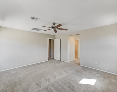 10679 Country Knoll Way - Photo Thumbnail 32