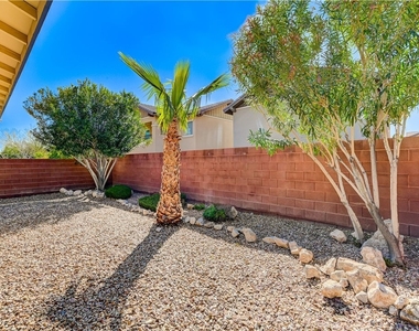 10679 Country Knoll Way - Photo Thumbnail 24
