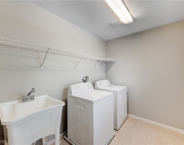 10679 Country Knoll Way - Photo Thumbnail 40