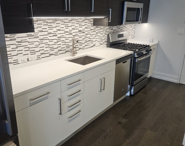 555 10th Avenue - Photo Thumbnail 10