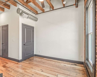 13 Greenville Street - Photo Thumbnail 10