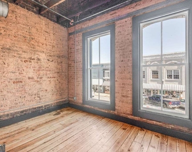 13 Greenville Street - Photo Thumbnail 7