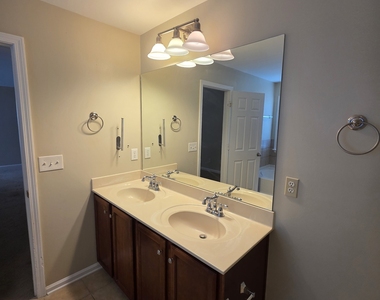 46 Brookview Dr - Photo Thumbnail 24