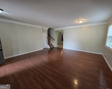 46 Brookview Dr - Photo Thumbnail 3