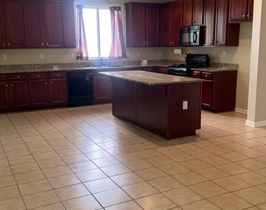 46 Brookview Dr - Photo Thumbnail 9