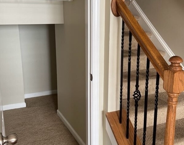 46 Brookview Dr - Photo Thumbnail 16