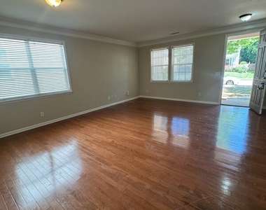 46 Brookview Dr - Photo Thumbnail 11