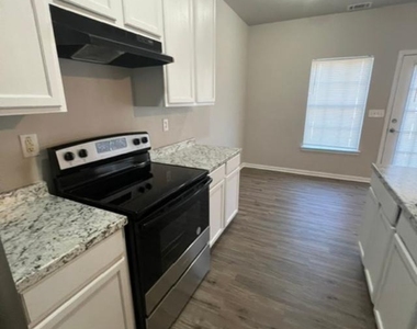 7092 Brookview Way - Photo Thumbnail 3