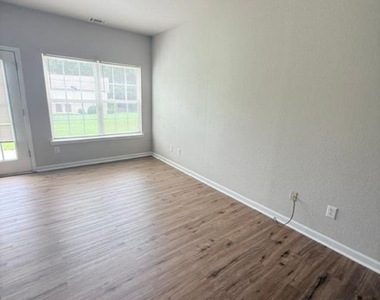 7092 Brookview Way - Photo Thumbnail 2