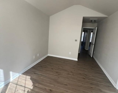 7092 Brookview Way - Photo Thumbnail 13
