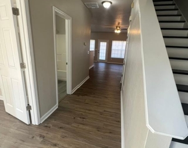 7092 Brookview Way - Photo Thumbnail 6