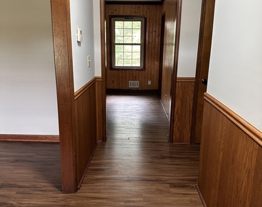 145 Redwood Circle - Photo Thumbnail 4