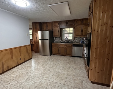 145 Redwood Circle - Photo Thumbnail 9