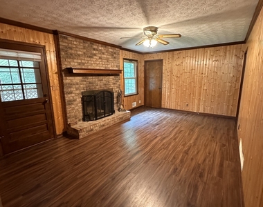 145 Redwood Circle - Photo Thumbnail 5