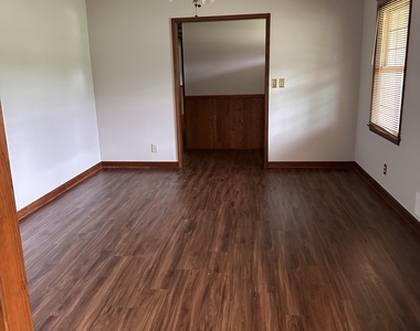 145 Redwood Circle - Photo Thumbnail 13