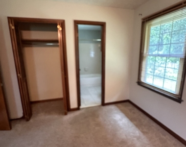 145 Redwood Circle - Photo Thumbnail 18