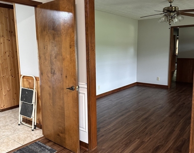 145 Redwood Circle - Photo Thumbnail 11