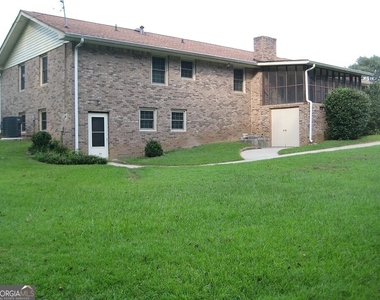 145 Redwood Circle - Photo Thumbnail 2