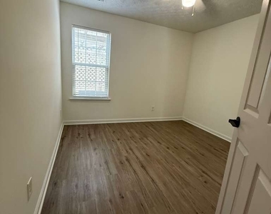 907 Keldron Court - Photo Thumbnail 11