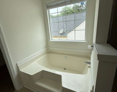 907 Keldron Court - Photo Thumbnail 12