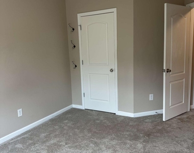 535 Ridge View Crossing - Photo Thumbnail 5
