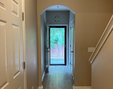535 Ridge View Crossing - Photo Thumbnail 17