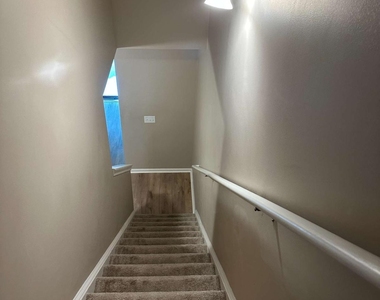 535 Ridge View Crossing - Photo Thumbnail 16