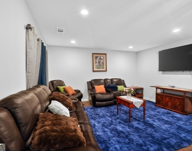 1127 2nd Street Nw - Photo Thumbnail 4