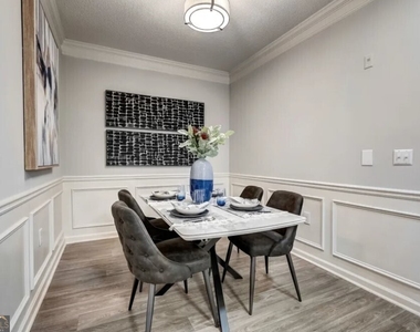 2900 Pharr Court Nw - Photo Thumbnail 2