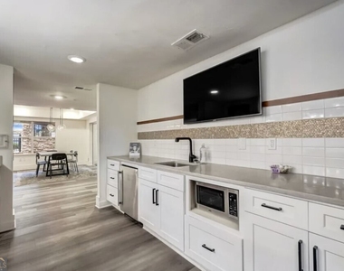 2900 Pharr Court Nw - Photo Thumbnail 20