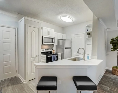 2900 Pharr Court Nw - Photo Thumbnail 1