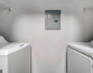 2900 Pharr Court Nw - Photo Thumbnail 8