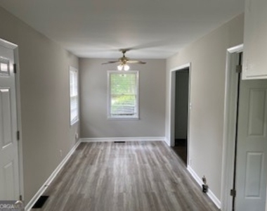 128 Pine Circle - Photo Thumbnail 4