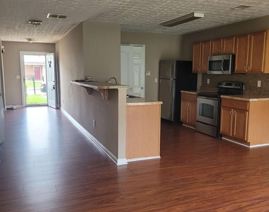 748 Georgetown Court - Photo Thumbnail 9
