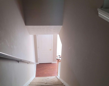 748 Georgetown Court - Photo Thumbnail 7