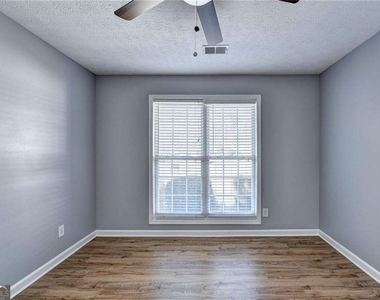 5867 Tattersall Terrace - Photo Thumbnail 18