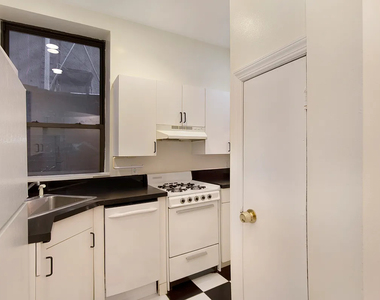 East 58th St & 1st Ave - Photo Thumbnail 8