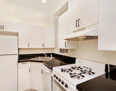 East 58th St & 1st Ave - Photo Thumbnail 9