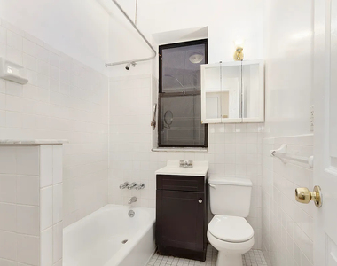 East 58th St & 1st Ave - Photo Thumbnail 10