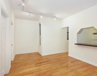 East 58th St & 1st Ave - Photo Thumbnail 2