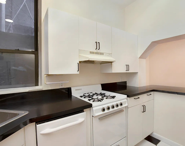 East 58th St & 1st Ave - Photo Thumbnail 7