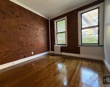 East 13th Street - Photo Thumbnail 4